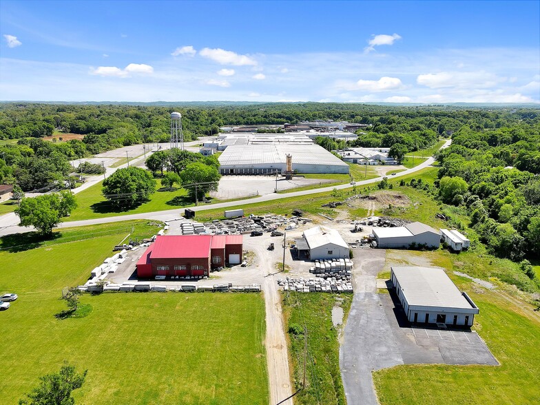 811 & 813 W Lane, Shelbyville, TN 37160 - Industrial for Sale | LoopNet