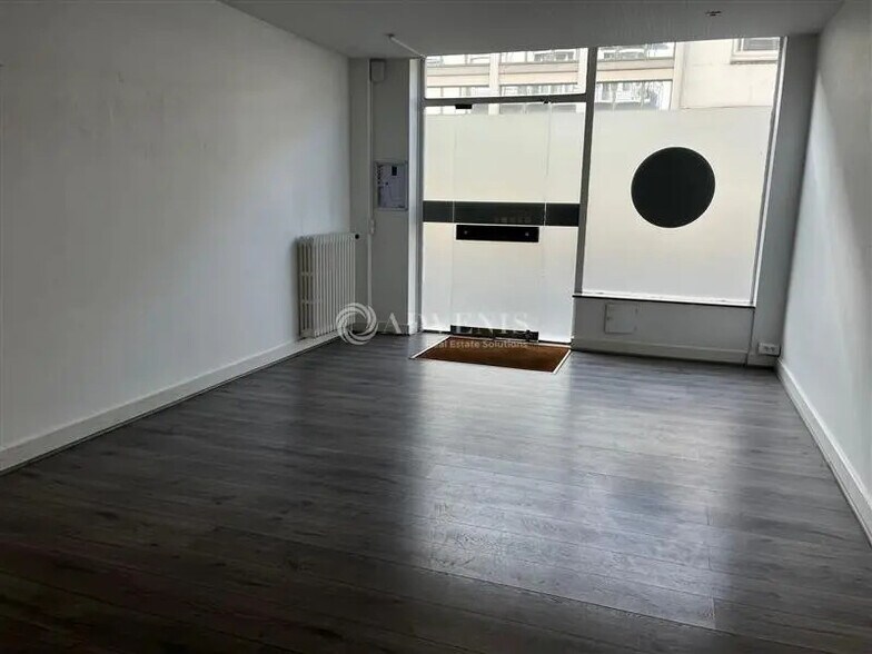 Office in Tours for lease - Interior Photo - Image 2 of 6