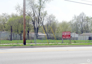 4811 W Smith Valley Rd, Greenwood, IN for lease Building Photo- Image 1 of 1