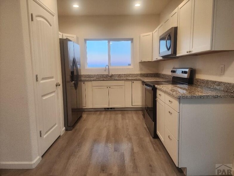 710-712 E Hahns Peak Ave, Pueblo West, CO for sale - Interior Photo - Image 2 of 15