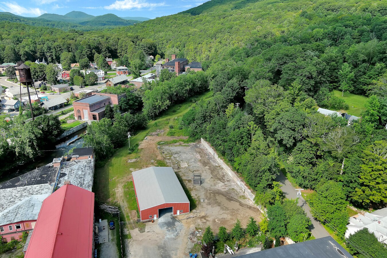 414 Park St, Housatonic, MA 01236