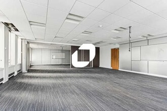 1 Place De La Pyramide, Puteaux for sale Interior Photo- Image 2 of 2