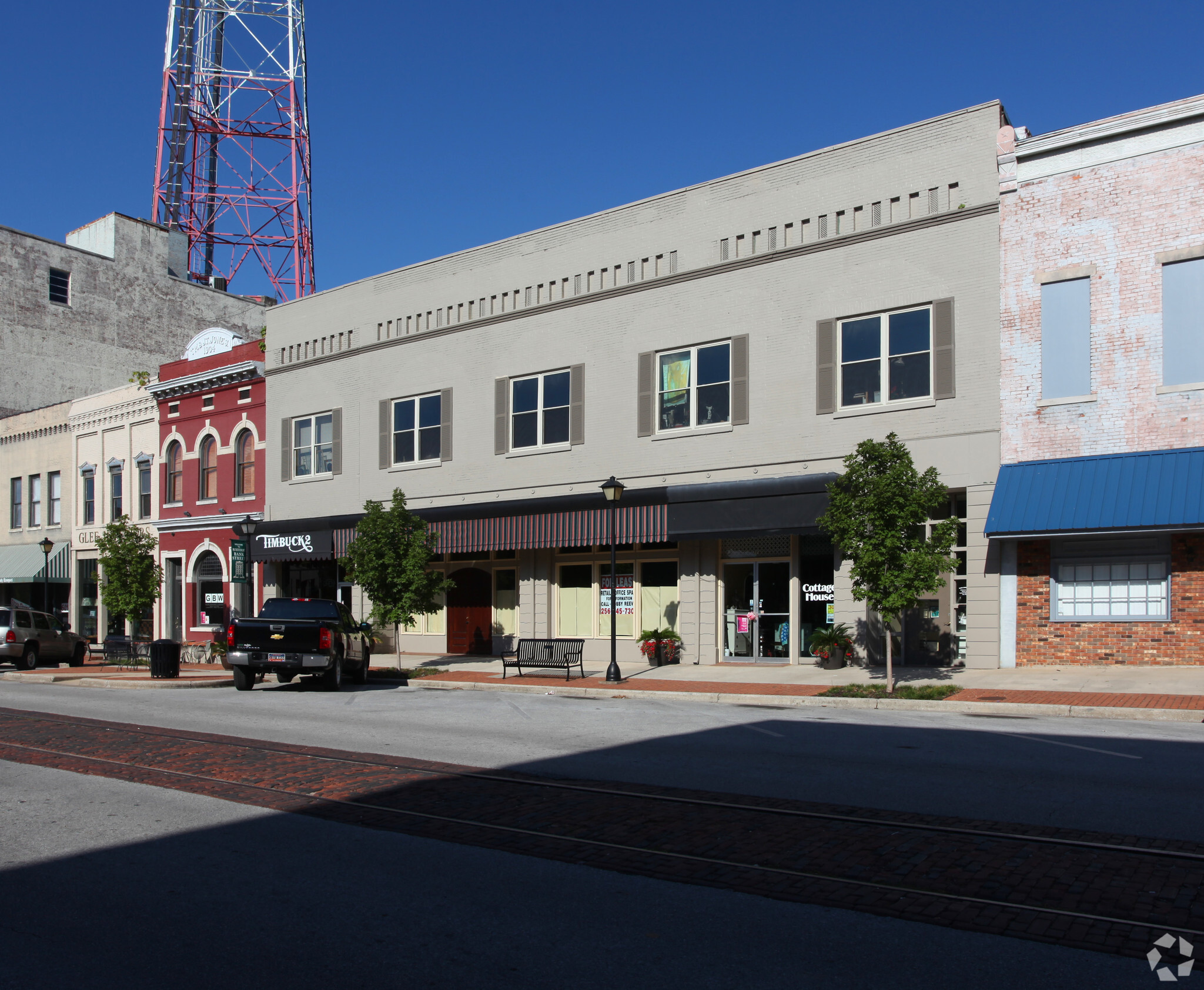 719 Bank St NE, Decatur, AL for sale Primary Photo- Image 1 of 1