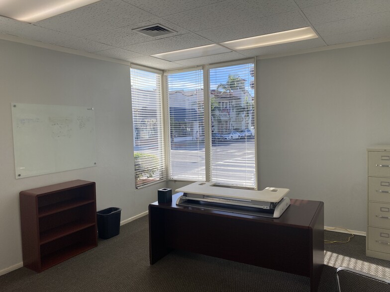 1300-1306 Santa Barbara St, Santa Barbara, CA for lease - Building Photo - Image 3 of 11