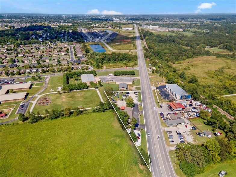 926 N Bloomington St, Lowell, AR for sale - Aerial - Image 1 of 5
