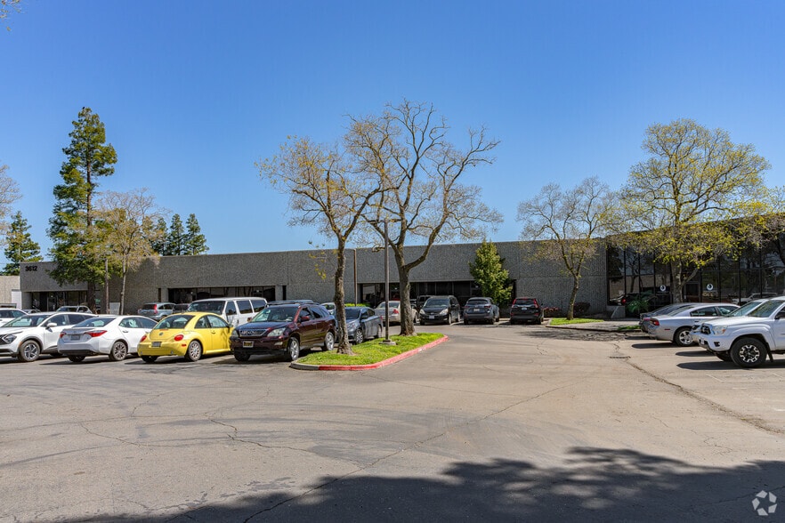 3612 Madison Ave, North Highlands, CA for lease - Building Photo - Image 2 of 8