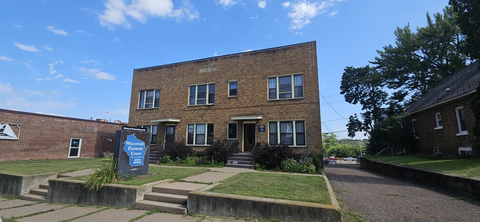 115 W Spring St, Chippewa Falls, WI for sale - Building Photo - Image 1 of 17