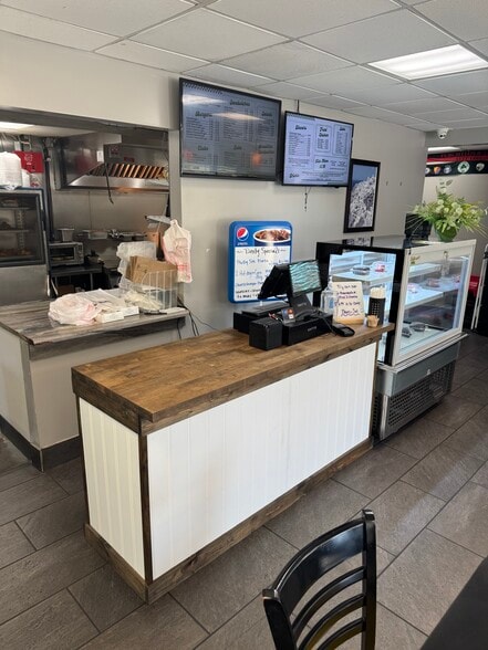 1822 Cedar Lane Rd, Greenville, SC for lease - Building Photo - Image 2 of 8