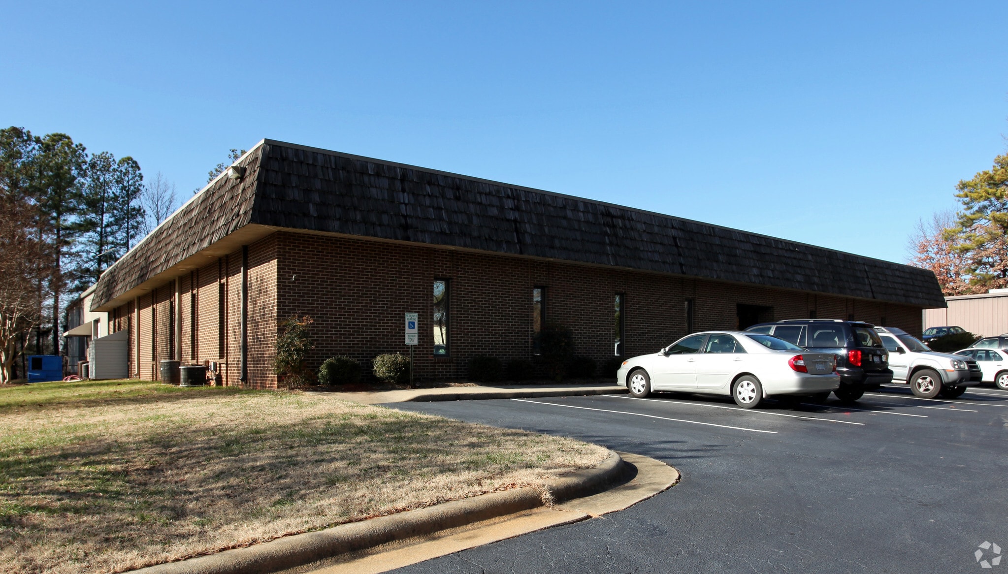 5908 Triangle Dr, Raleigh, NC for lease Primary Photo- Image 1 of 5