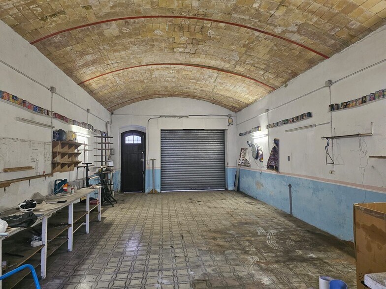 Retail in Vilanova i la Geltrú, Barcelona for sale - Interior Photo - Image 3 of 9