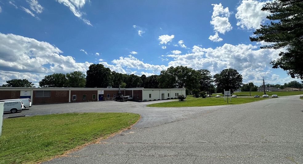 10329 Stony Run Ln, Ashland, VA for sale - Building Photo - Image 2 of 3