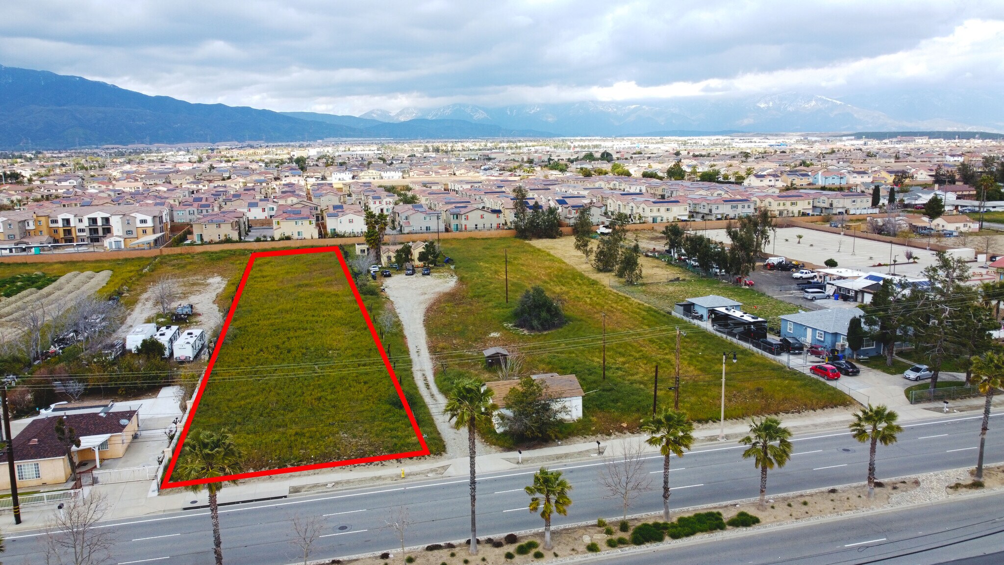 16198 Baseline Rd, Fontana, CA 92336