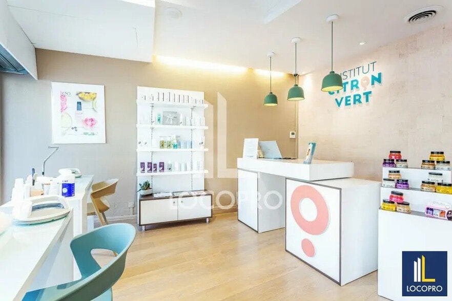 Retail in Antibes for lease - Building Photo - Image 2 of 6