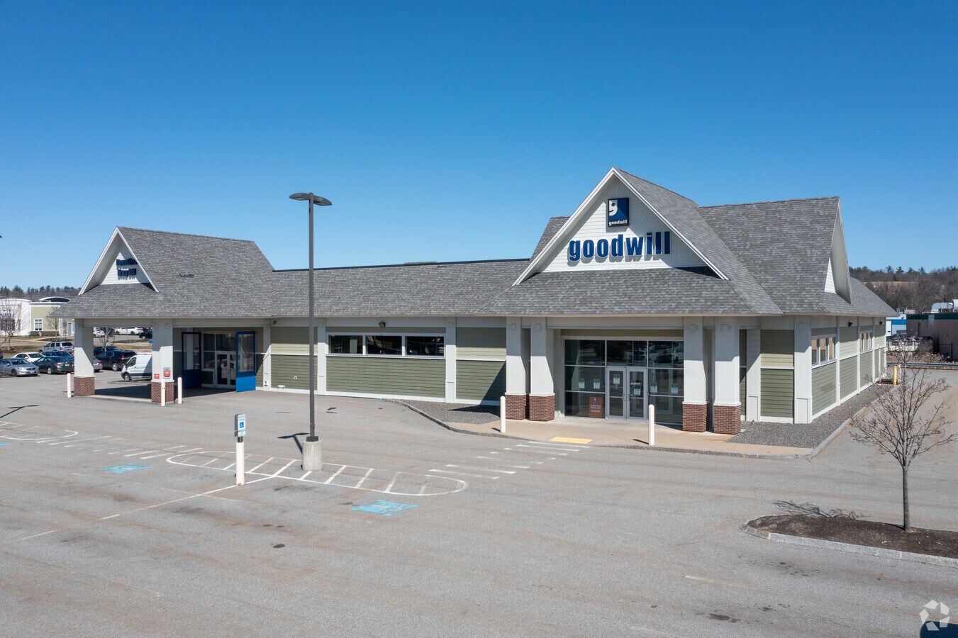 19 Manchester Rd, Derry, NH 03038