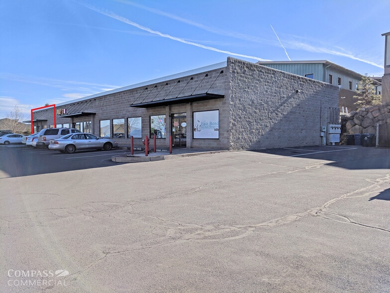 425 NE Windy Knolls Dr, Bend, OR for lease - Building Photo - Image 1 of 3