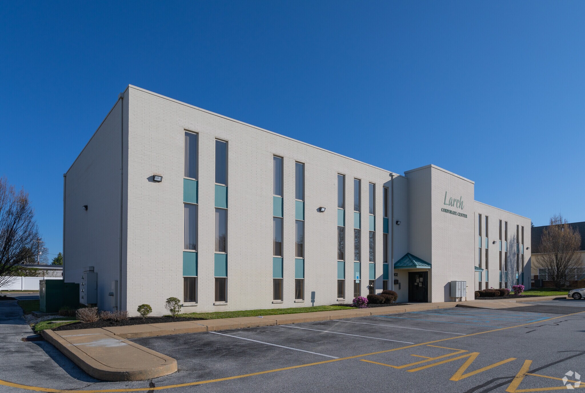 102 Larch Cir, Newport, DE for sale Primary Photo- Image 1 of 1