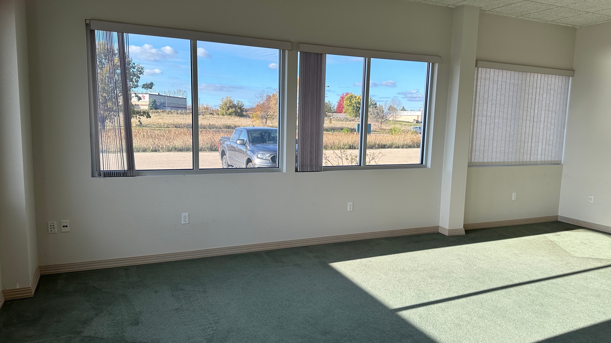 3051 Progress Way, Kaukauna, WI for lease Interior Photo- Image 1 of 6