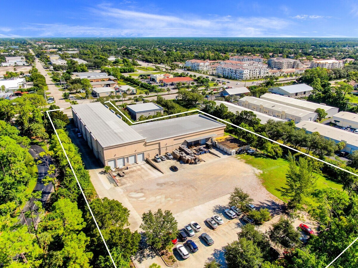 4720 Radio Rd, Naples, FL 34104