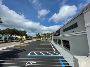 2665 Davis Blvd, Naples, FL for sale Interior Photo- Image 2 of 16