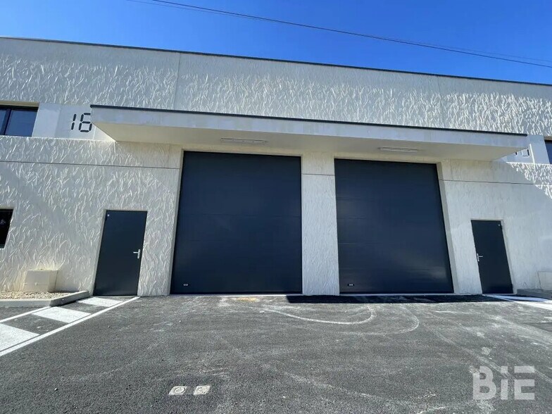 Flex in Mios for sale - Building Photo - Image 2 of 9