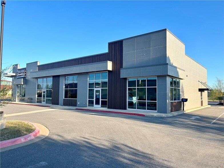 1110 SE 28th St, Bentonville, AR for lease - Primary Photo - Image 1 of 1