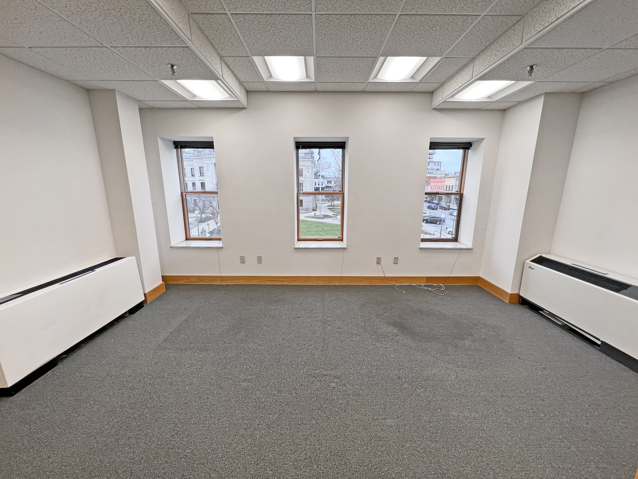 101 W Kirkwood Ave, Bloomington, IN for lease Interior Photo- Image 1 of 12