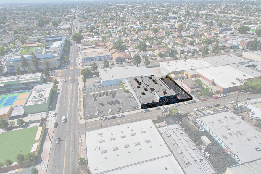 126 W 39th St, Los Angeles, CA for lease - Aerial - Image 2 of 11
