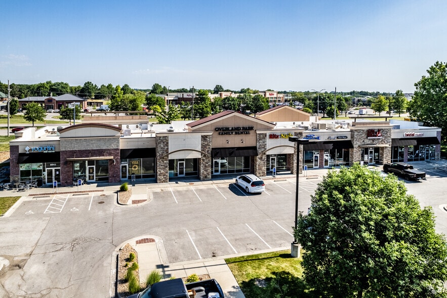 135th St, Overland Park, KS for lease - Building Photo - Image 3 of 5