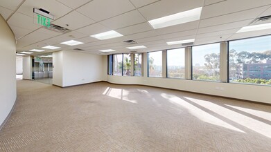 8880 Rio San Diego Dr, San Diego, CA for lease Interior Photo- Image 2 of 8