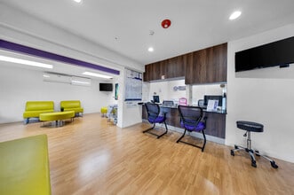 21 W 49th St, Hialeah, FL for lease Interior Photo- Image 2 of 22