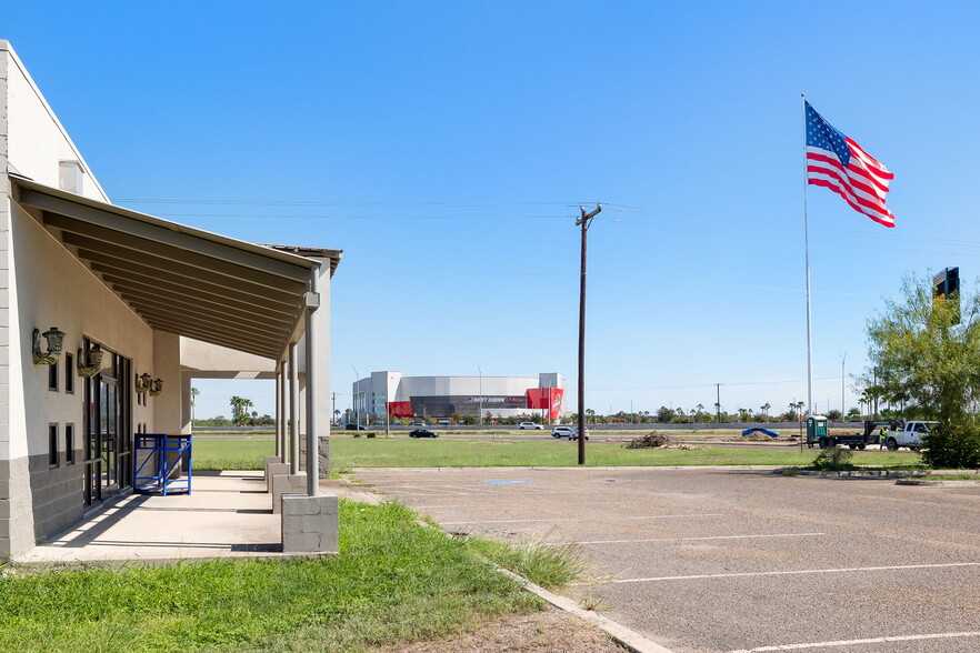 421 Conquest, Edinburg, TX for lease - Building Photo - Image 2 of 11