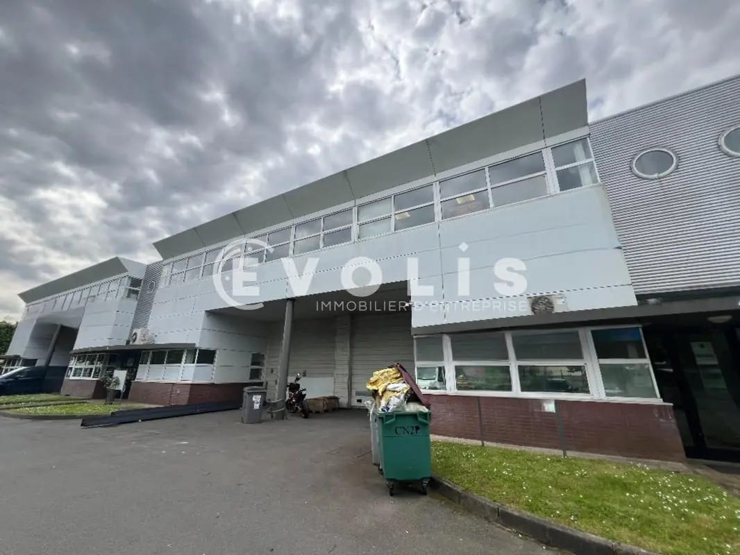 Flex in Bondy for lease Building Photo- Image 1 of 18