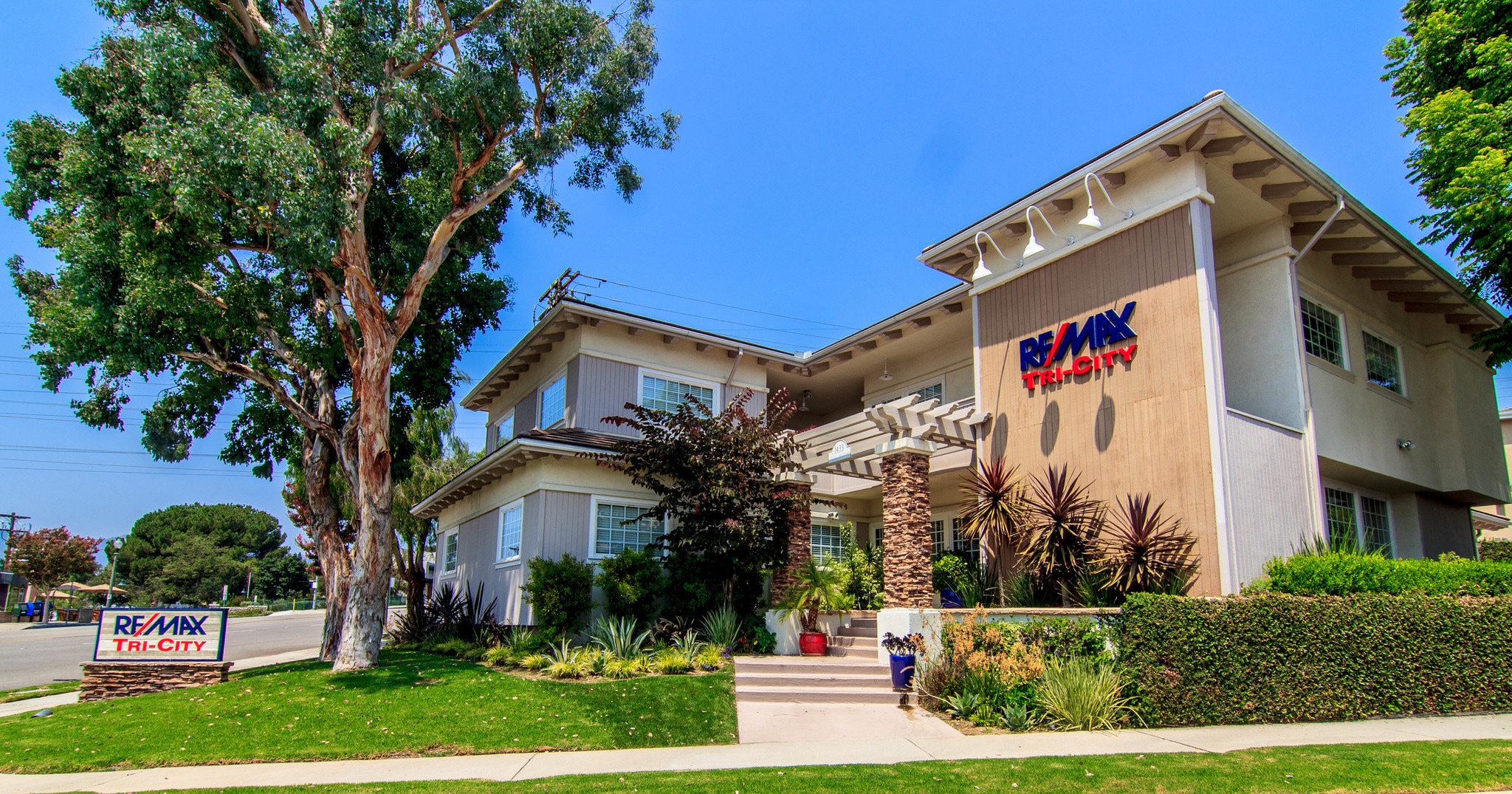 1433 Foothill Blvd, La Cañada Flintridge, CA for lease Primary Photo- Image 1 of 6