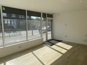 52 Bury Old Rd, Manchester for lease Building Photo- Image 1 of 9