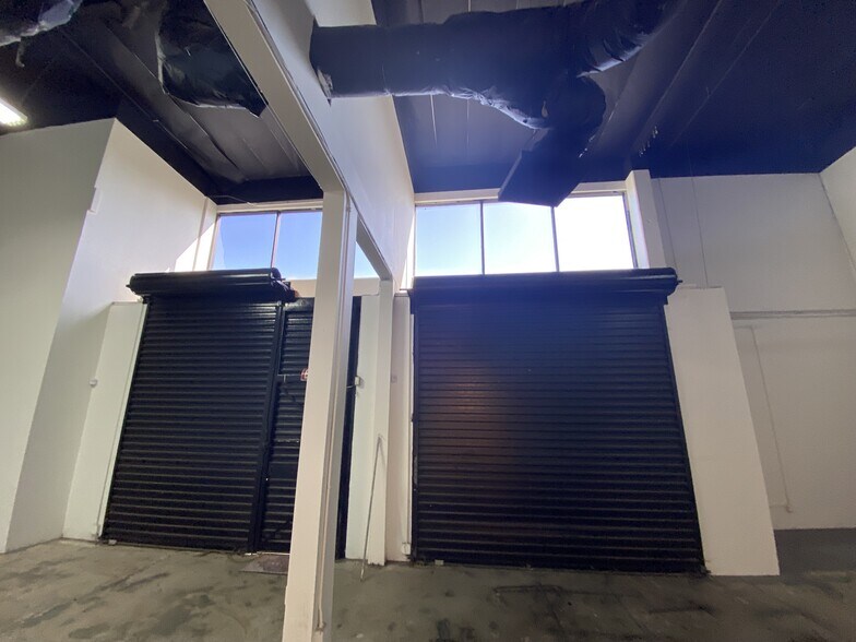 16 Hughes, Irvine, CA for lease - Interior Photo - Image 3 of 19