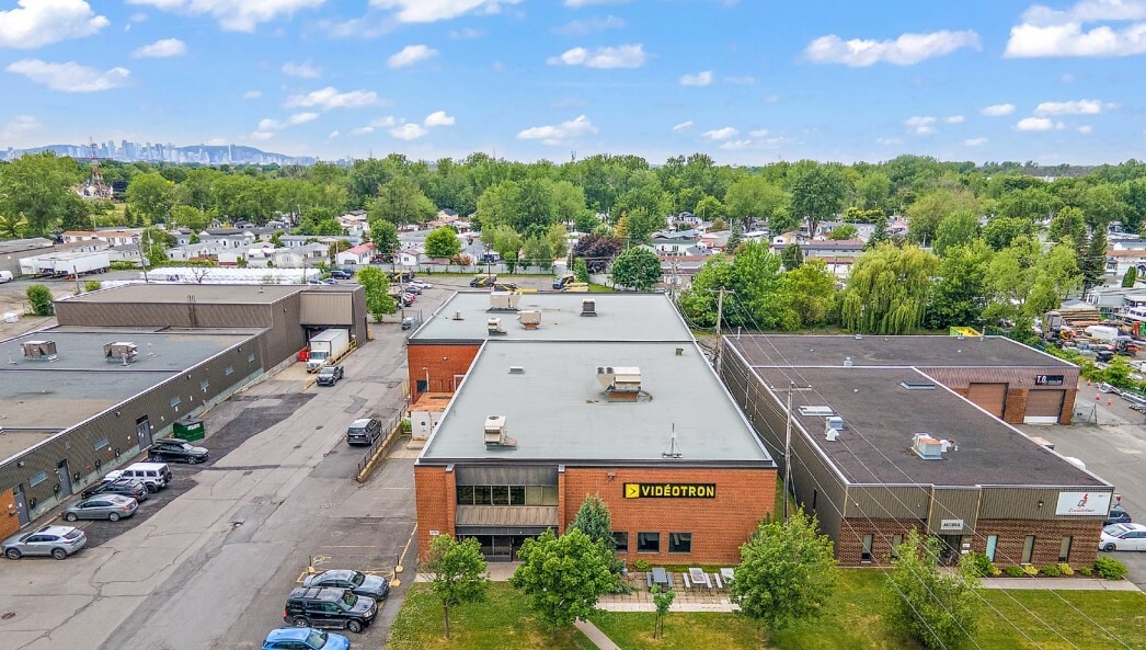 3750 Rue Richelieu, Saint-hubert, QC for sale Primary Photo- Image 1 of 1