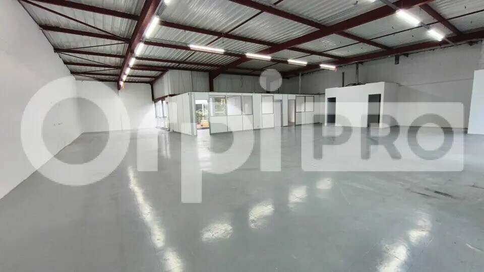 Office in Villebon-sur-Yvette for lease Building Photo- Image 1 of 10