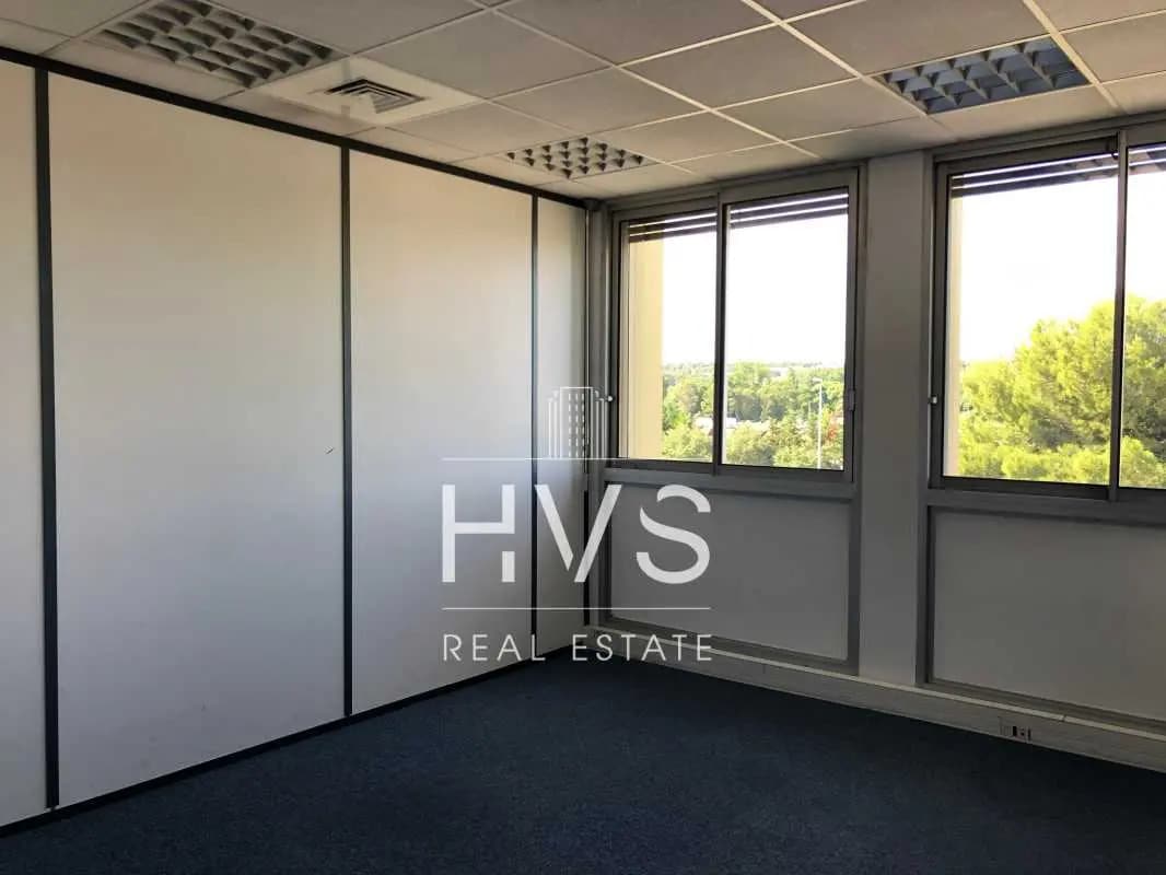 Office in Aix-en-Provence for sale Interior Photo- Image 1 of 10