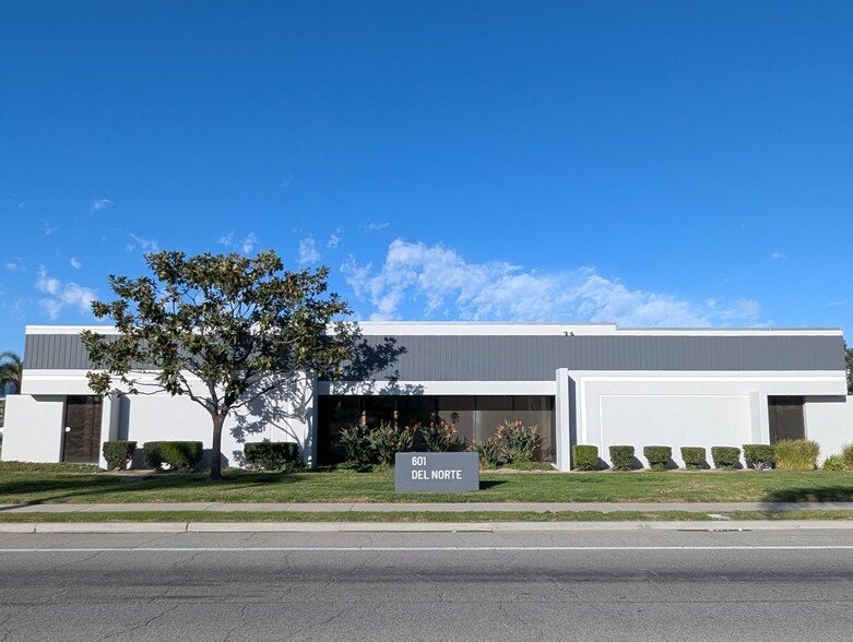 601 Del Norte Blvd, Oxnard, CA for lease - Building Photo - Image 2 of 12