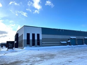 9055 Boul Henri-Bourassa E, Montréal, QC for lease Interior Photo- Image 1 of 7