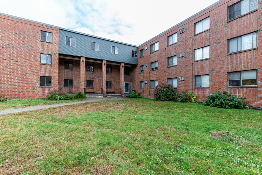 905 Burnside Ave, East Hartford, CT for sale - Building Photo - Image 2 of 13