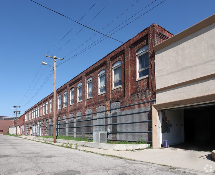 1520 W 5th St, Muncie, IN for lease - Primary Photo - Image 1 of 2