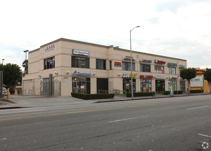 5065 Hollywood Blvd, Los Angeles, CA for lease - Primary Photo - Image 1 of 13