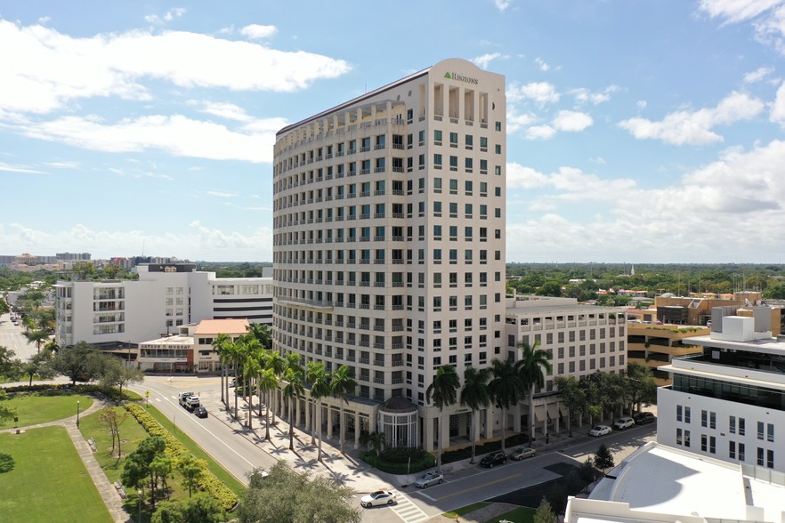 2800 Ponce de Leon Blvd, Coral Gables, FL for lease - Building Photo - Image 3 of 20