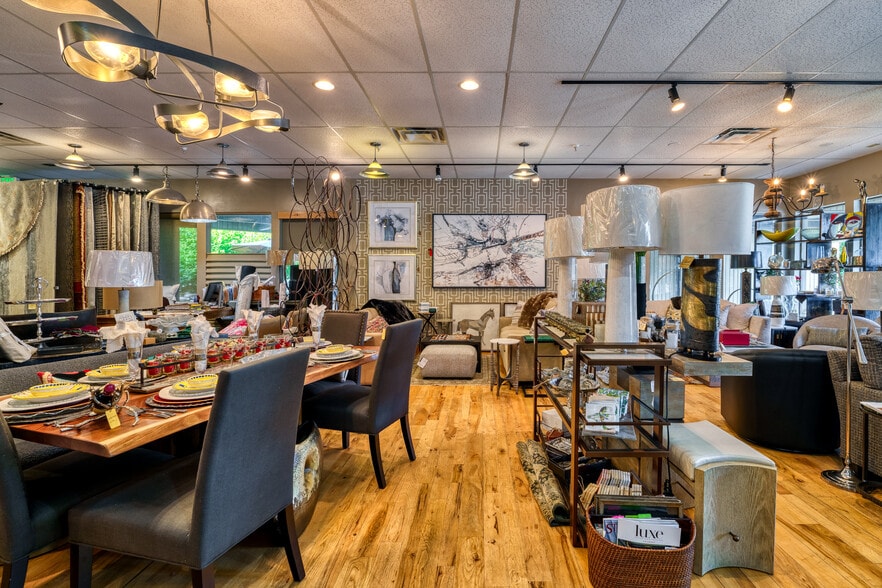 225 Anglers Dr, Steamboat Springs, CO for lease - Interior Photo - Image 3 of 12