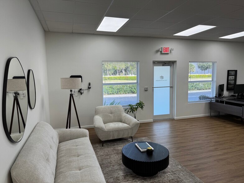 1101 Holland Dr, Boca Raton, FL for lease - Interior Photo - Image 2 of 7