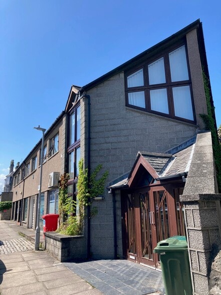 6-10 Albert Pl, Aberdeen for sale - Primary Photo - Image 1 of 1