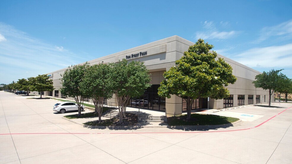 800 Industrial Blvd, Grapevine, TX for lease - Building Photo - Image 1 of 8