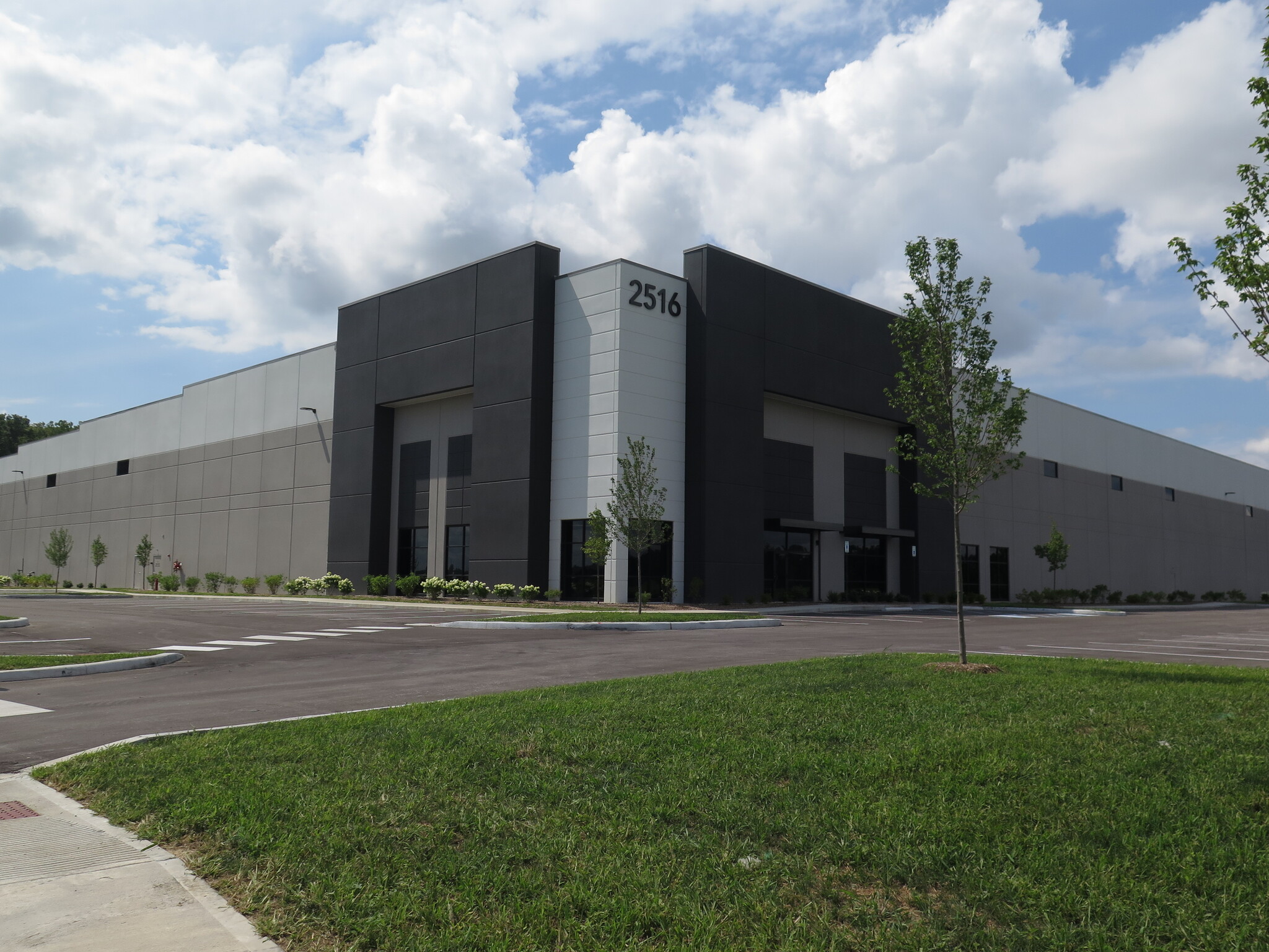 2516 Logistics, Indianapolis, IN for lease Building Photo- Image 1 of 4