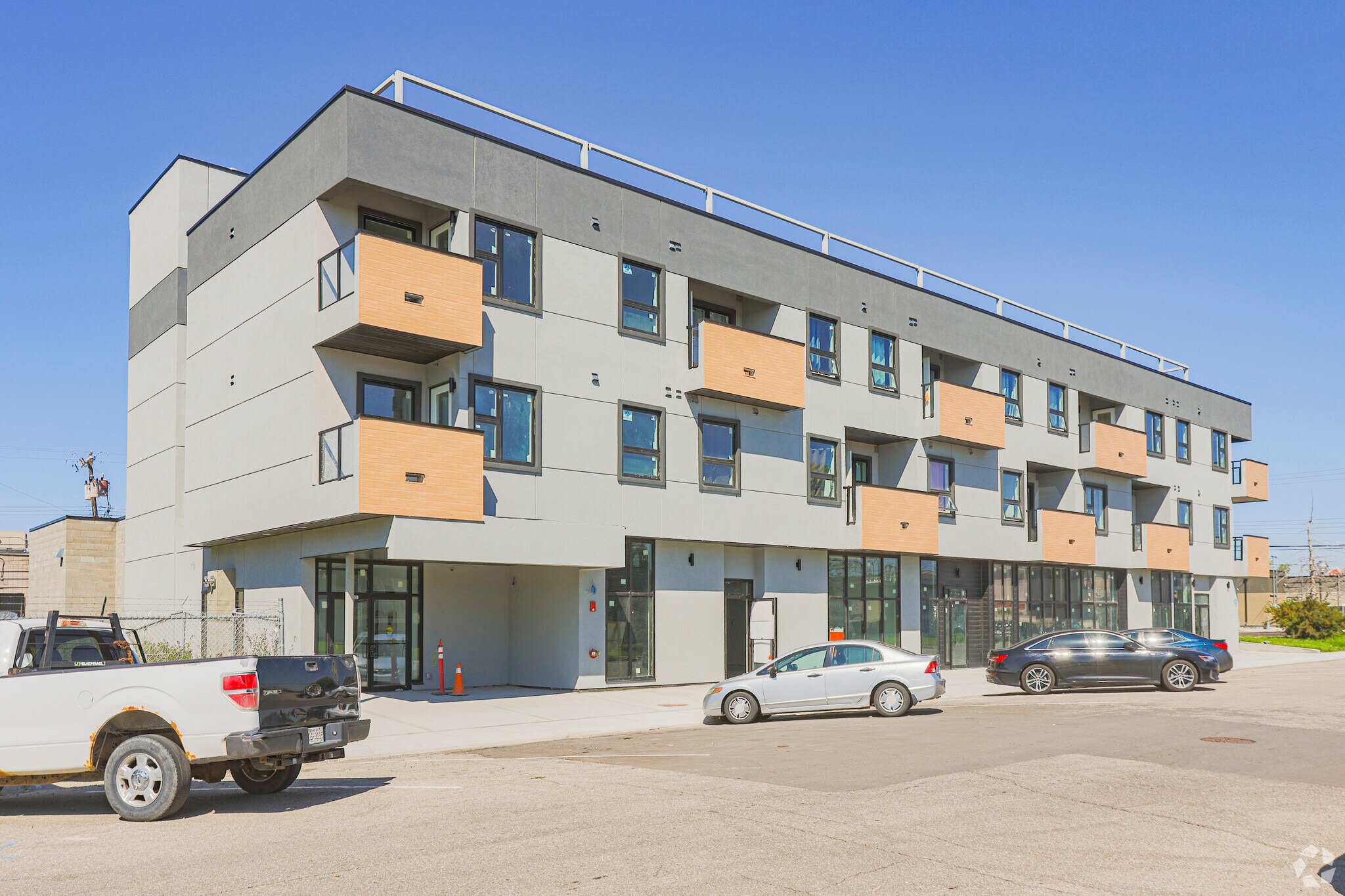 1823 37 St SE, Calgary, AB for lease Primary Photo- Image 1 of 5